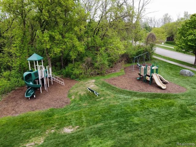 3664 Green Meadow Lane, Lake Orion, MI 48359