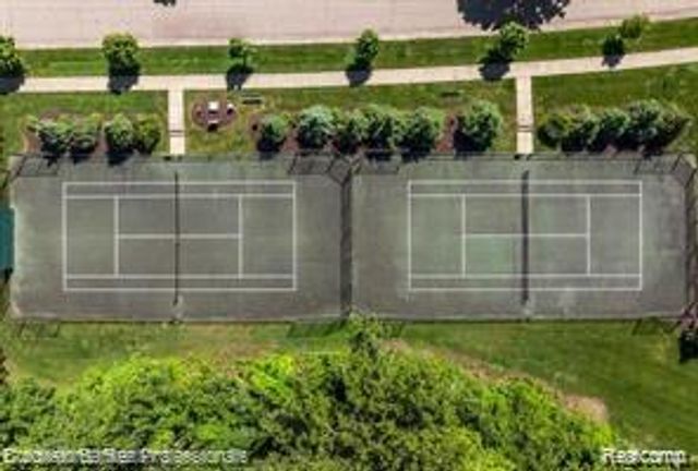 3664 Green Meadow Lane, Lake Orion, MI 48359