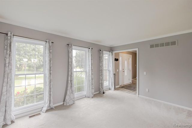 3664 Green Meadow Lane, Lake Orion, MI 48359