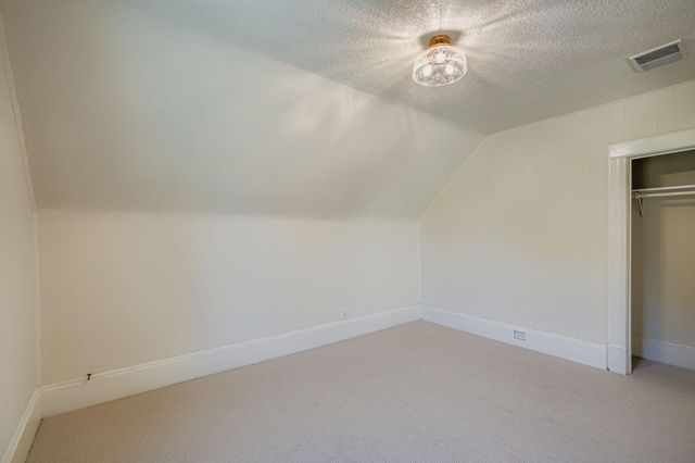 3827 N 6th Street, Minneapolis, MN 55412