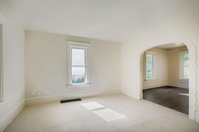 3827 N 6th Street, Minneapolis, MN 55412