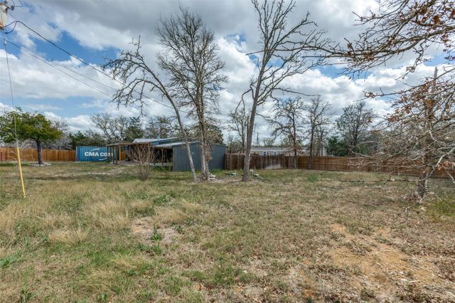 133 Deer RUN, Smithville, TX 78957