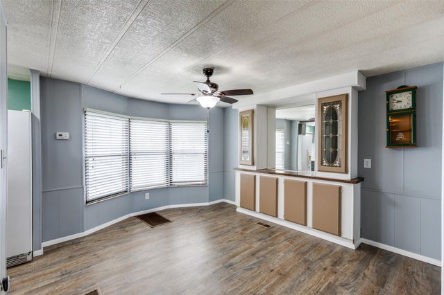 133 Deer RUN, Smithville, TX 78957