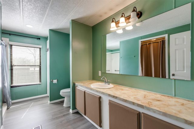 133 Deer RUN, Smithville, TX 78957