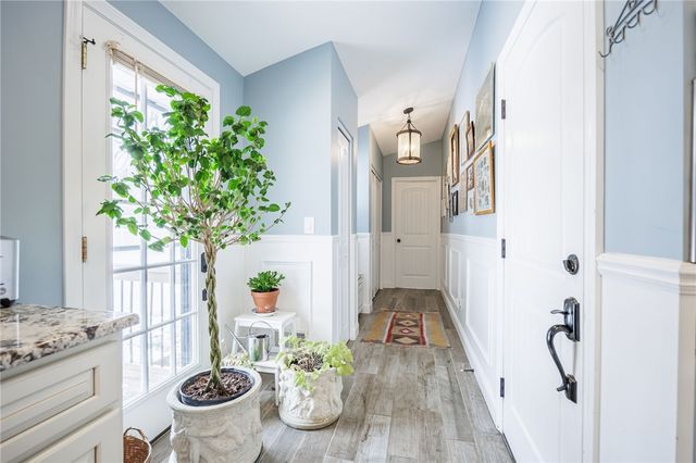 50 Deepwood Drive, Gates, NY 14606