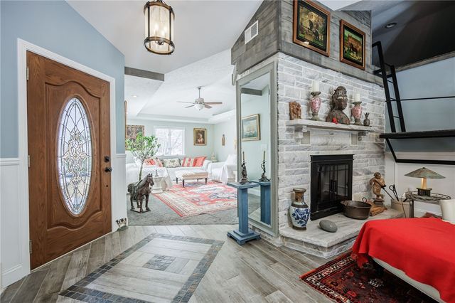 50 Deepwood Drive, Gates, NY 14606