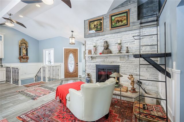 50 Deepwood Drive, Gates, NY 14606