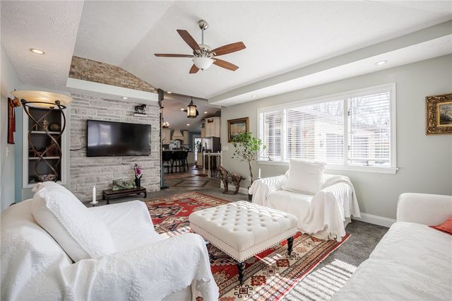 50 Deepwood Drive, Gates, NY 14606