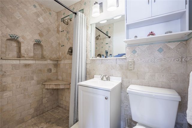 50 Deepwood Drive, Gates, NY 14606