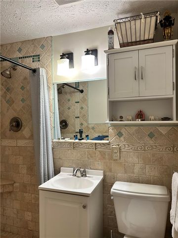 50 Deepwood Drive, Gates, NY 14606