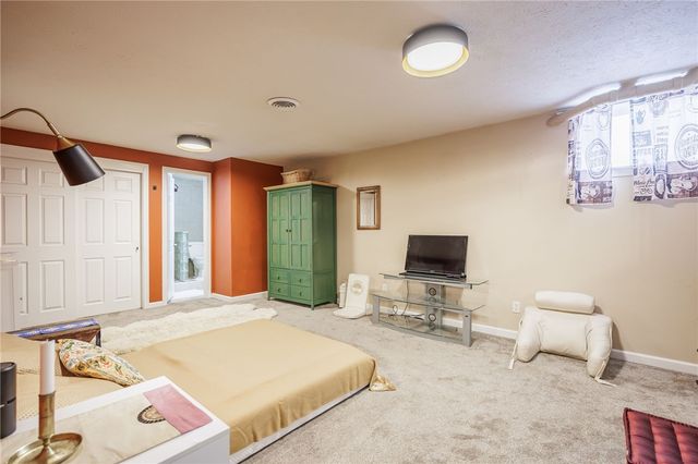 50 Deepwood Drive, Gates, NY 14606