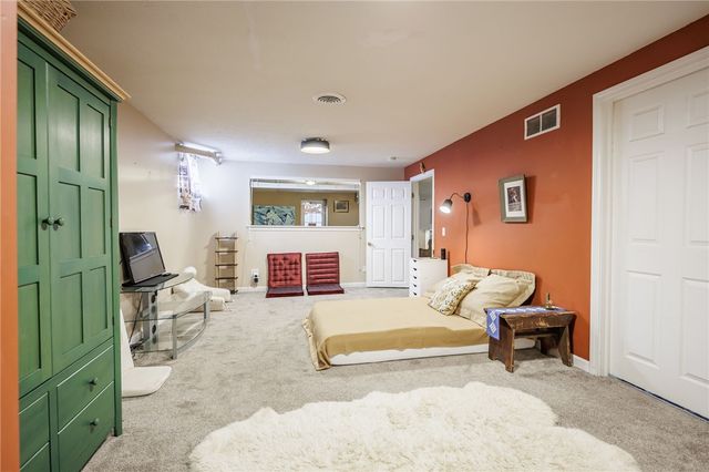 50 Deepwood Drive, Gates, NY 14606