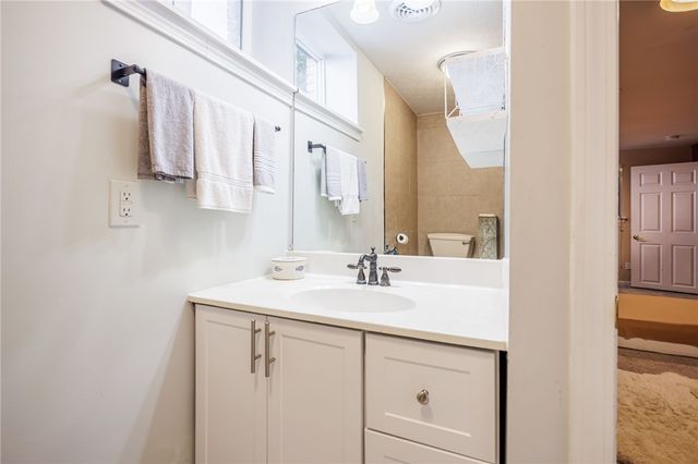 50 Deepwood Drive, Gates, NY 14606