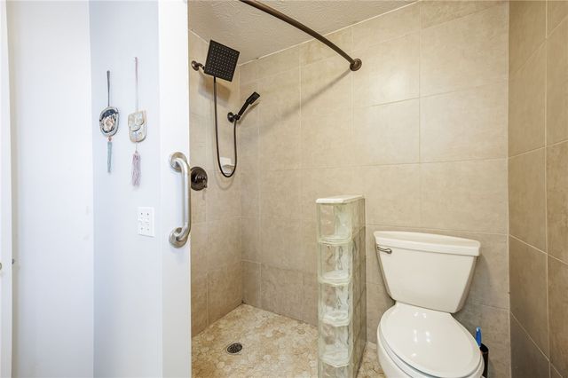 50 Deepwood Drive, Gates, NY 14606