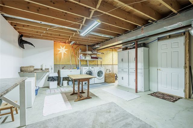 50 Deepwood Drive, Gates, NY 14606