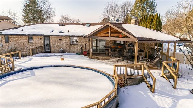 50 Deepwood Drive, Gates, NY 14606