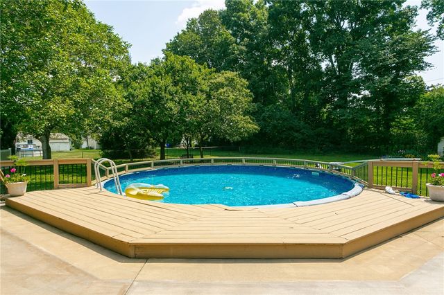 50 Deepwood Drive, Gates, NY 14606