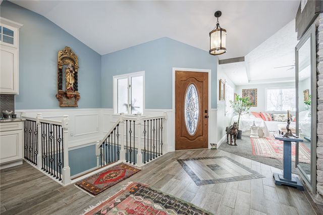 50 Deepwood Drive, Gates, NY 14606