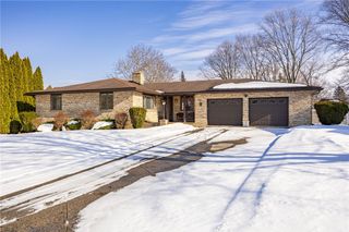 50 Deepwood Drive, Gates, NY 14606