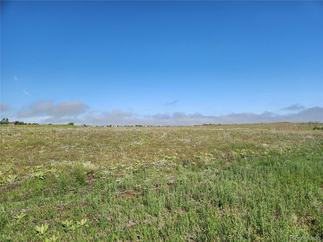 885 Antelope Drive E, Bennett, CO 80102