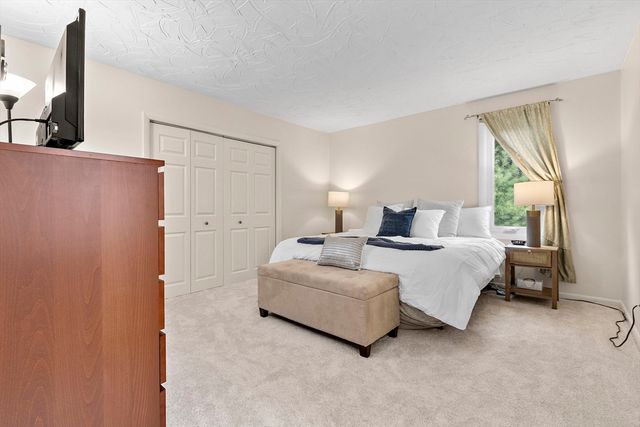 10 Emerson Way 10, Franklin, MA 02038