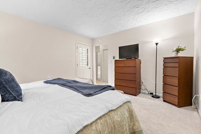 10 Emerson Way 10, Franklin, MA 02038