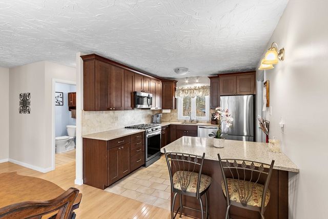 10 Emerson Way 10, Franklin, MA 02038