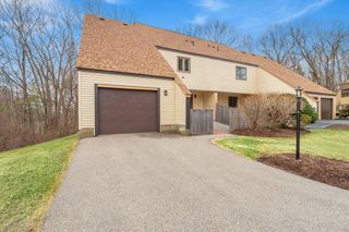 10 Emerson Way 10, Franklin, MA 02038