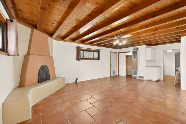 821 Madison Street NE, Albuquerque, NM 87110