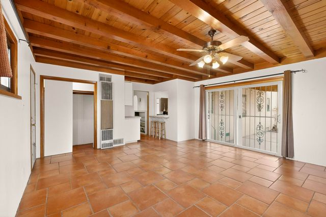 821 Madison Street NE, Albuquerque, NM 87110