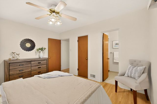 821 Madison Street NE, Albuquerque, NM 87110