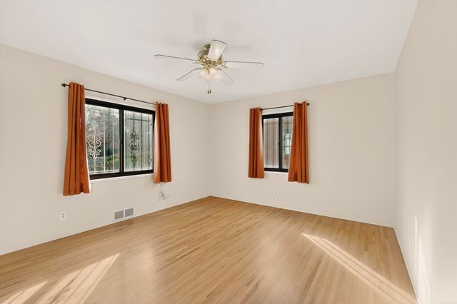 821 Madison Street NE, Albuquerque, NM 87110