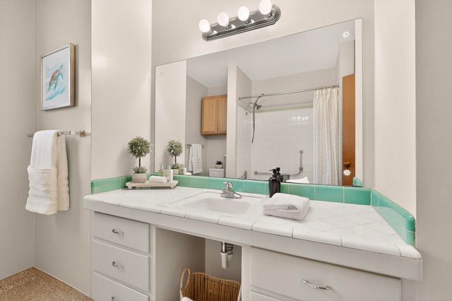 821 Madison Street NE, Albuquerque, NM 87110