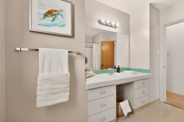 821 Madison Street NE, Albuquerque, NM 87110