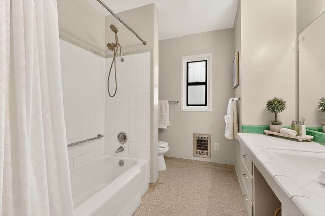 821 Madison Street NE, Albuquerque, NM 87110