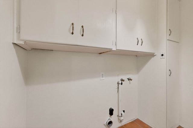 821 Madison Street NE, Albuquerque, NM 87110