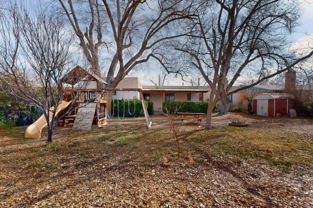 821 Madison Street NE, Albuquerque, NM 87110