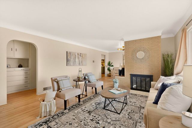 821 Madison Street NE, Albuquerque, NM 87110