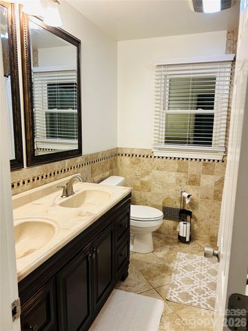 5344 Coburg Avenue, Charlotte, NC 28215