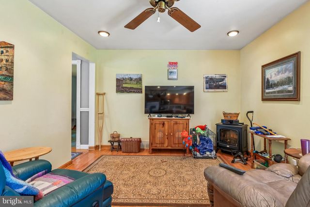 711 JEFFERSON DR, Turnersville, NJ 08012