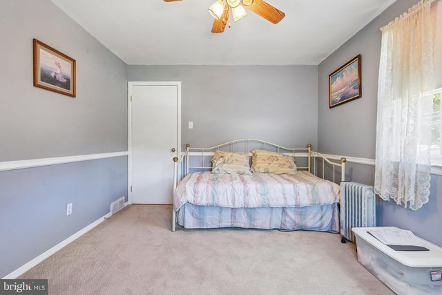 711 JEFFERSON DR, Turnersville, NJ 08012