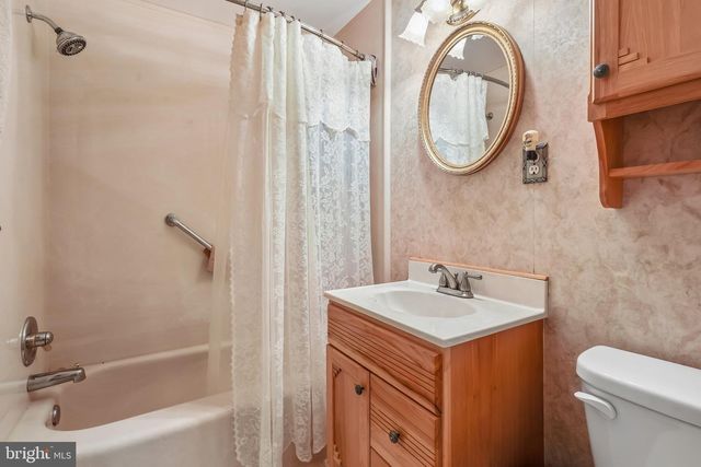 711 JEFFERSON DR, Turnersville, NJ 08012
