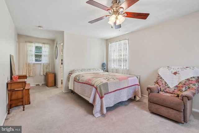 711 JEFFERSON DR, Turnersville, NJ 08012