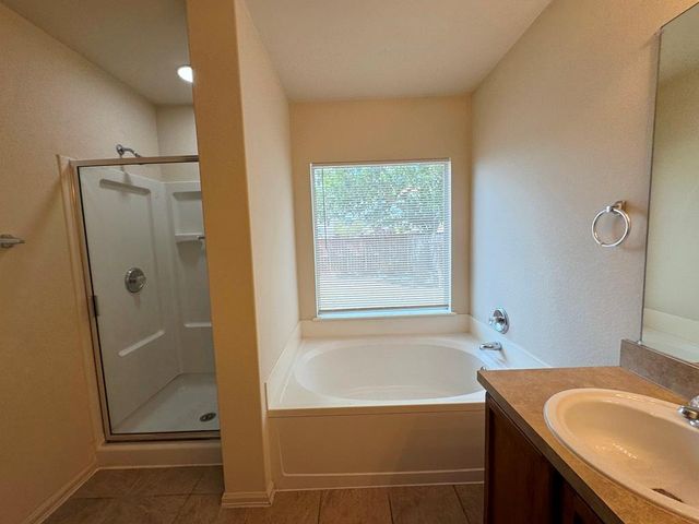 172 Spruce DR, Kyle, TX 78640