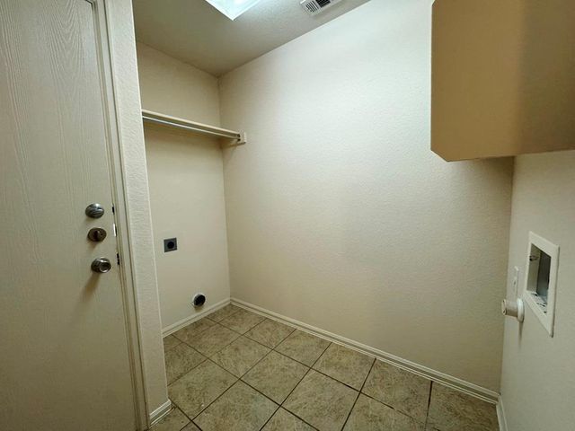 172 Spruce DR, Kyle, TX 78640