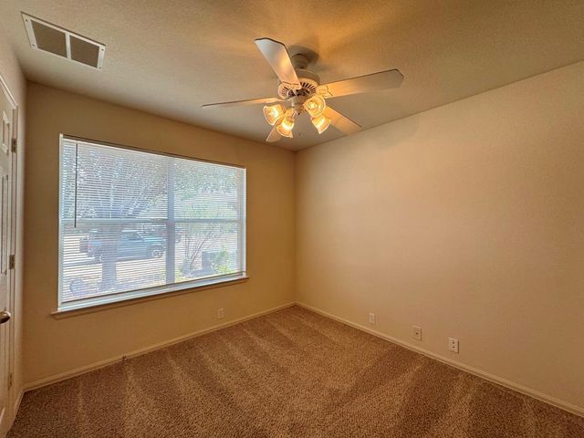 172 Spruce DR, Kyle, TX 78640