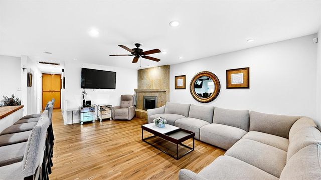 2720 Brooks Ct, Turlock, CA 95382