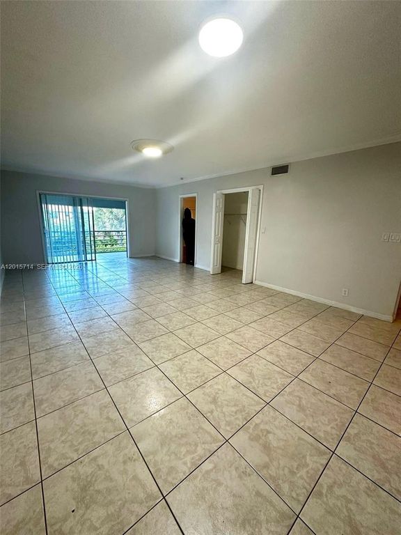 4291 NW 9th Ave 202, Deerfield Beach, FL 33064