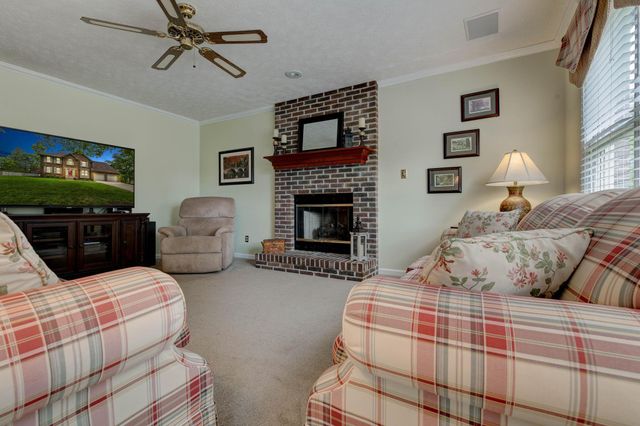 182 Chardonnay Court, Winchester, KY 40392