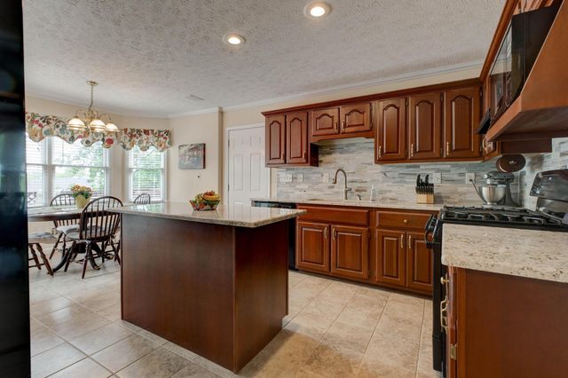 182 Chardonnay Court, Winchester, KY 40392